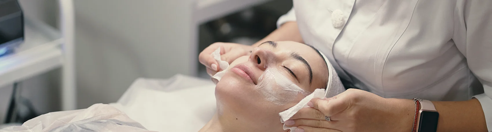 Why HydraFacial Treatment is the Ultimate Solution for Glowing, Healthy Skin