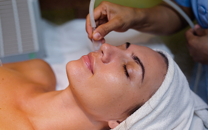 IS Clinical Fire & Ice Facial