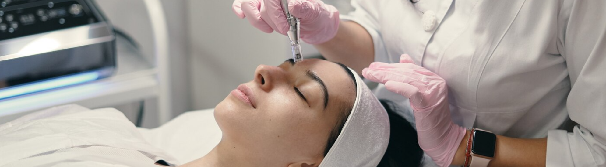 What Is Microneedling